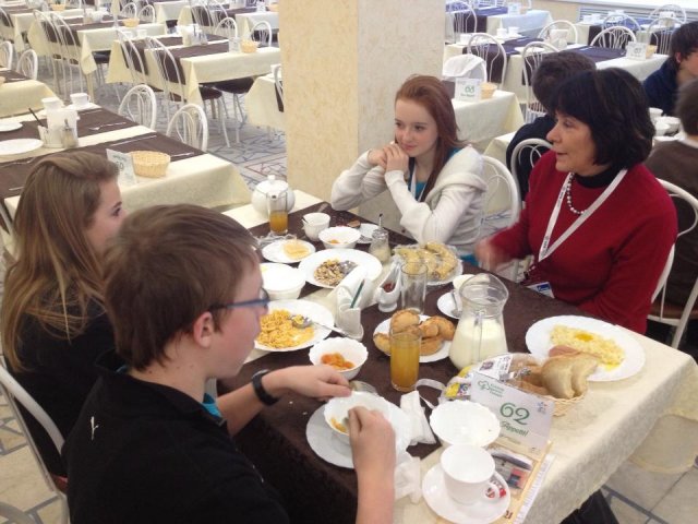 544285_222592764546713_1401391498_n